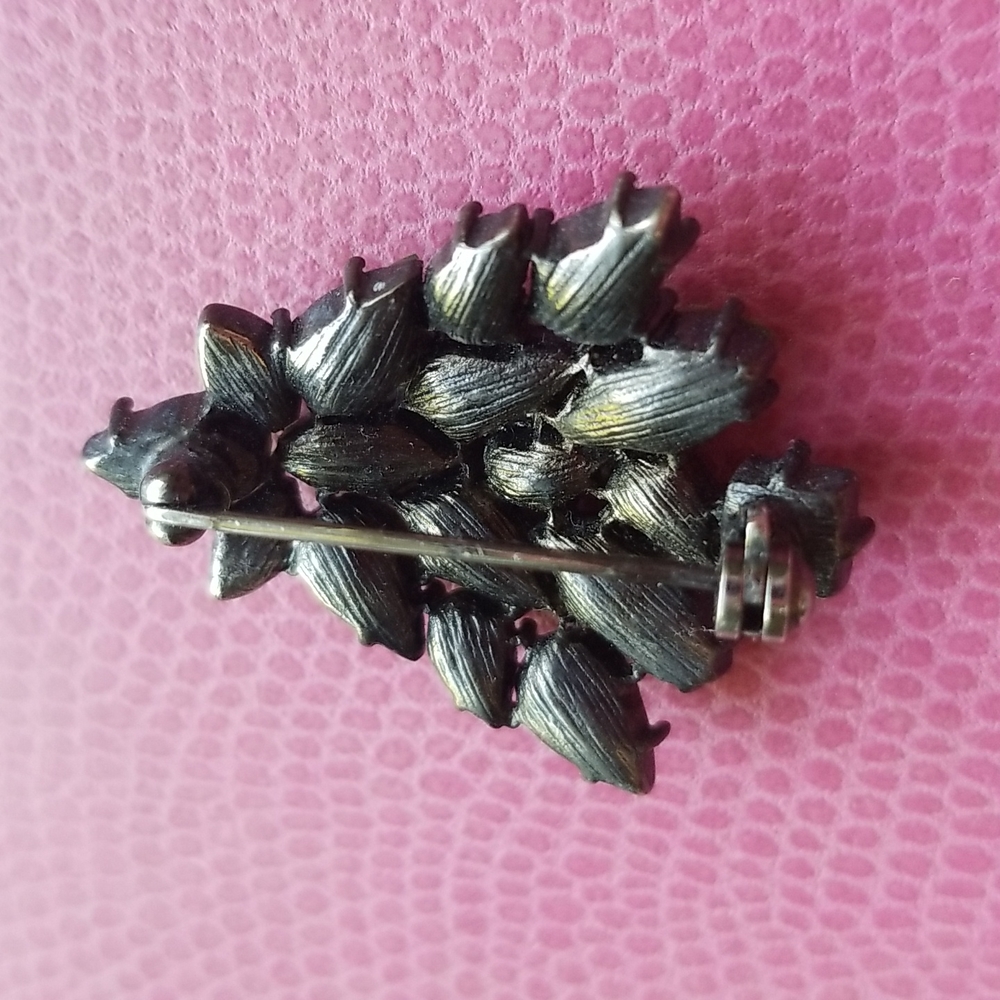 VTG Tiny Xmas Tree Brooch - Picture 5 of 7